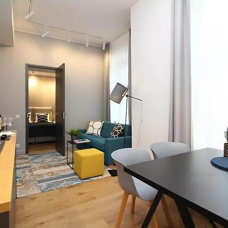 Aparthotel Old Town 4*