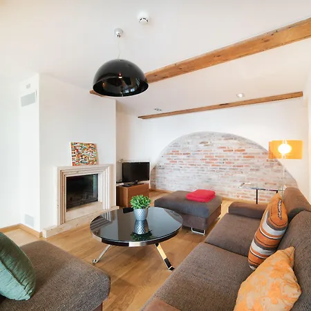 Aparthotel Old Town 4*