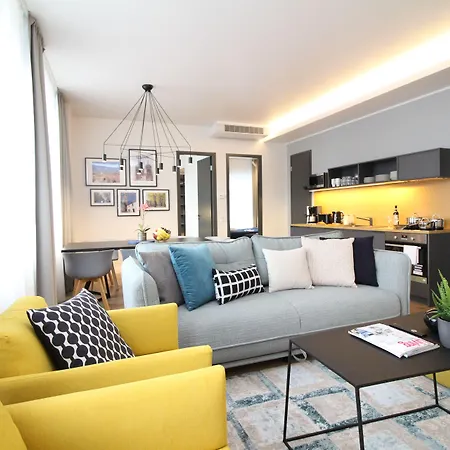 - Old Town מלון 4*