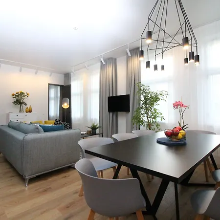 - Old Town Hotel 4*