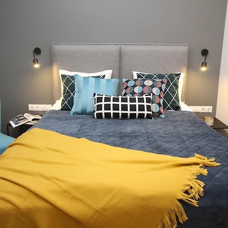 Aparthotel Old Town 4*
