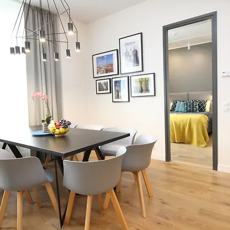 Aparthotel Old Town 4*