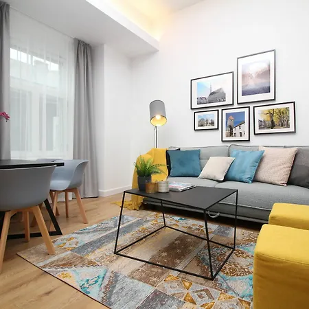 Aparthotel Old Town 4*